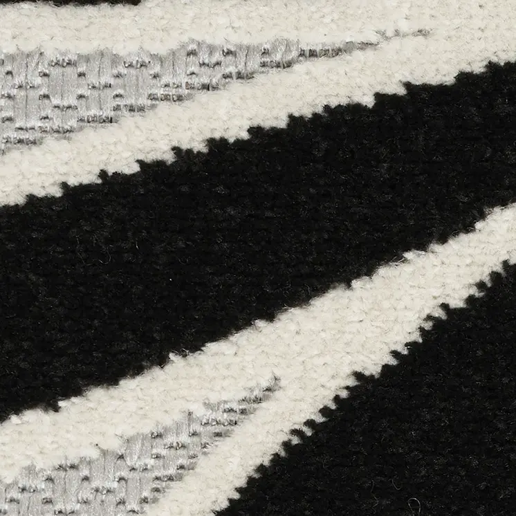 6' Black And White Floral Indoor Outdoor Runner Rug