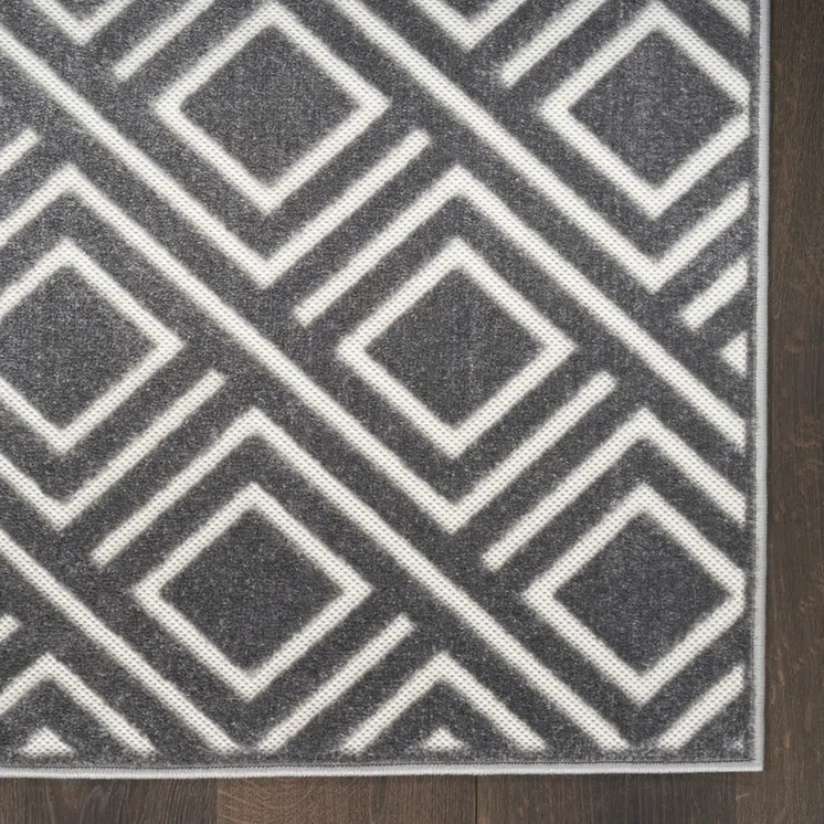 5' X 7' Gray Geometric Area Rug