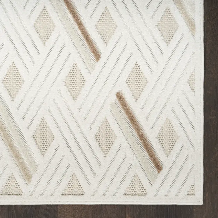 5' X 7' Cream Geometric Area Rug