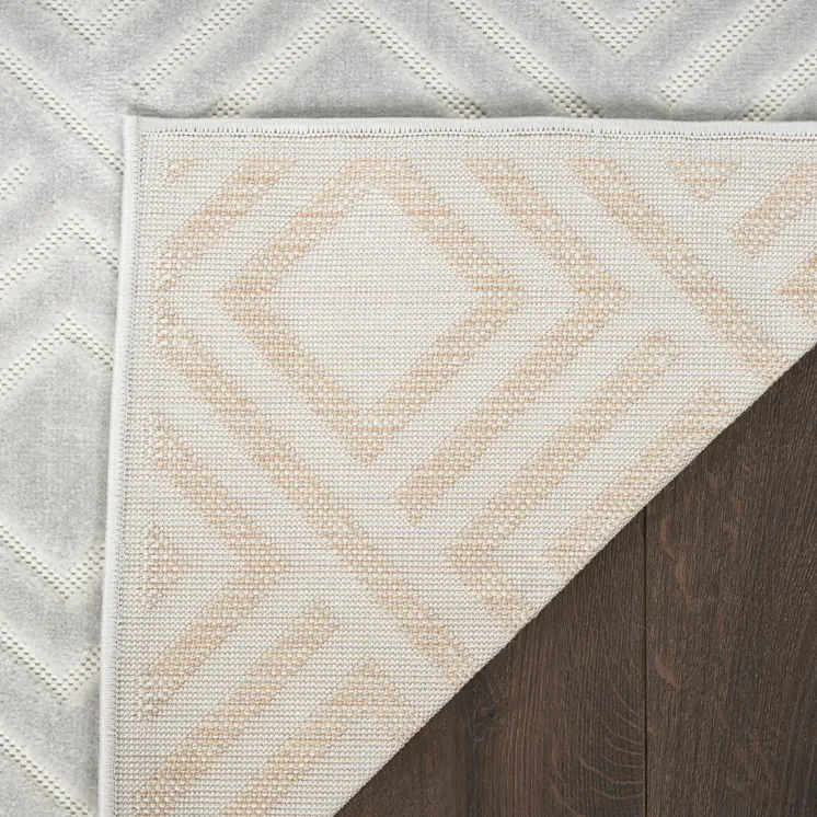 5' X 7' Gray Geometric Area Rug