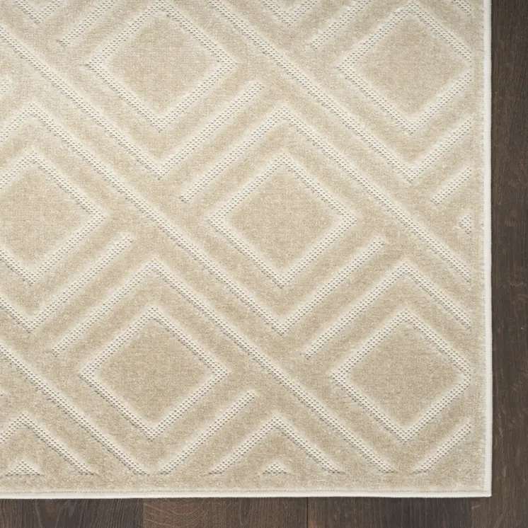 7' X 9' Beige Geometric Area Rug