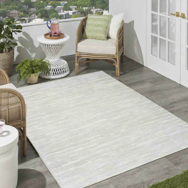 7' X 9' Gray Geometric Area Rug