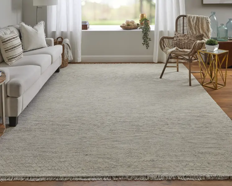 8' X 10' Ivory and Gray Wool Hand Knotted Area Rug With Fringe