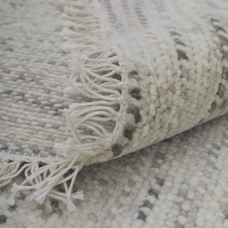 8' X 10' Ivory and Gray Wool Hand Knotted Area Rug With Fringe