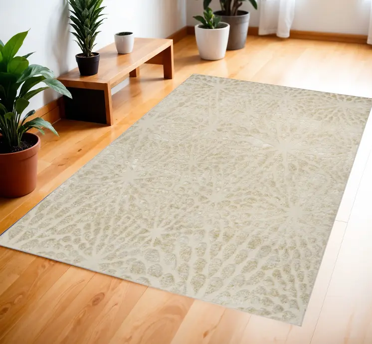 4' X 6' Ivory Abstract Area Rug
