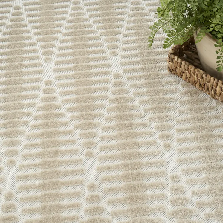 7' X 9' Beige Geometric Area Rug
