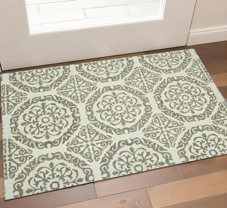 2' X 3' Ivory And Light Brown Wool Medallion Hand Hooked Area Rug