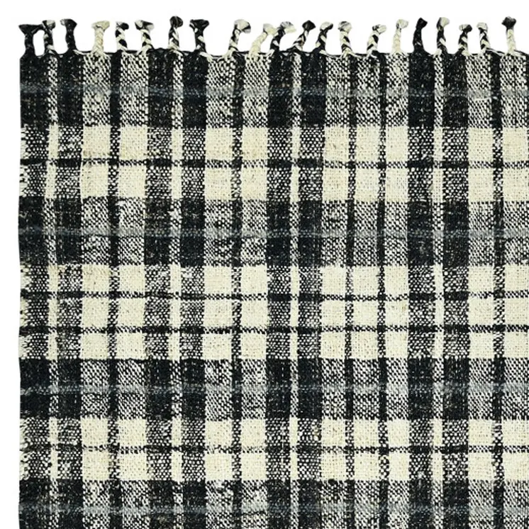 5' X 7' Black And Ivory Jute Plaid Hand Woven Area Rug With Fringe