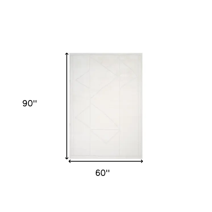 5' X 7' Ivory And Off White Geometric Area Rug