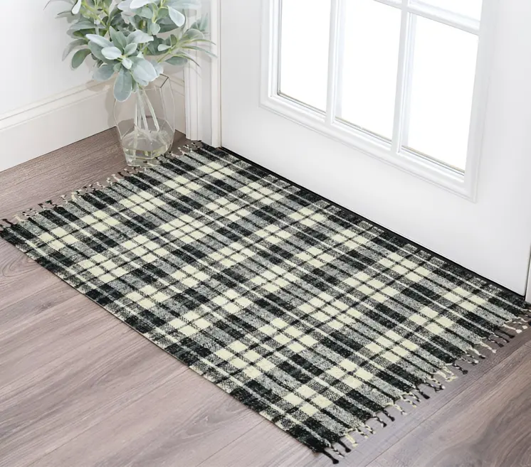 2' X 3' Black And Ivory Jute Plaid Hand Woven Area Rug With Fringe