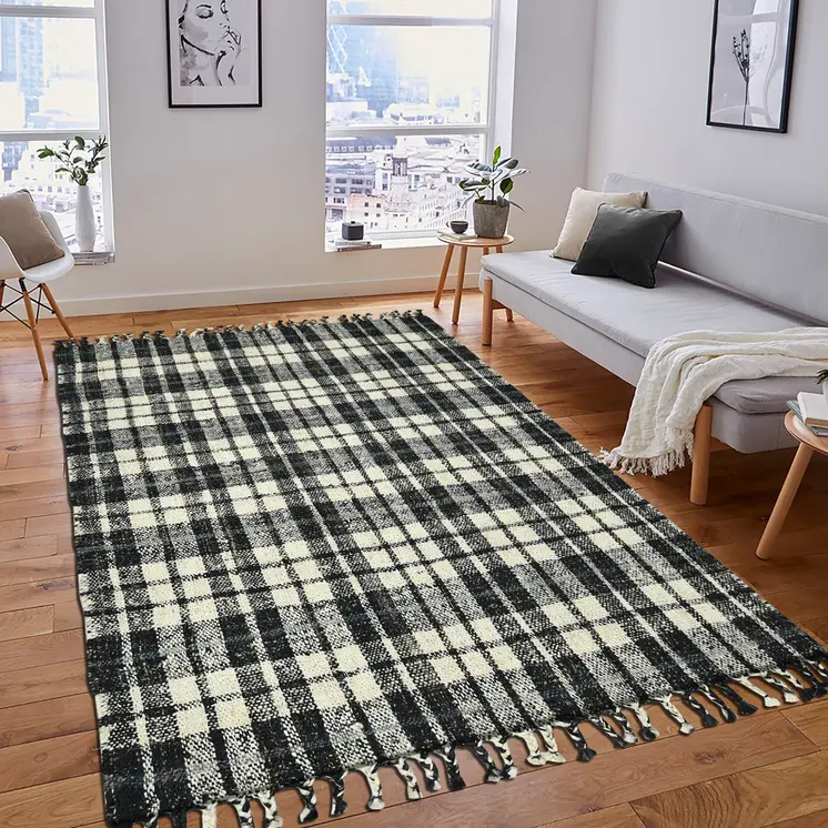 2' X 3' Black And Ivory Jute Plaid Hand Woven Area Rug With Fringe