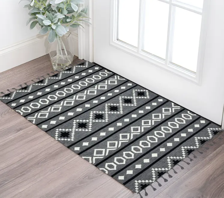2' X 3' Gray White And Black Wool Tribal Flatweave Handmade Area Rug With Fringe