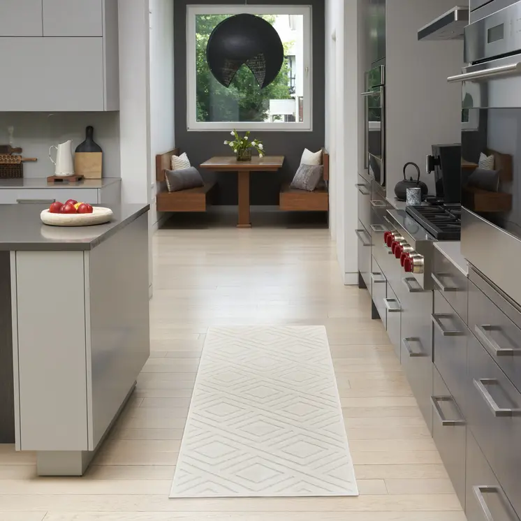 6' Ivory Geometric Runner Rug