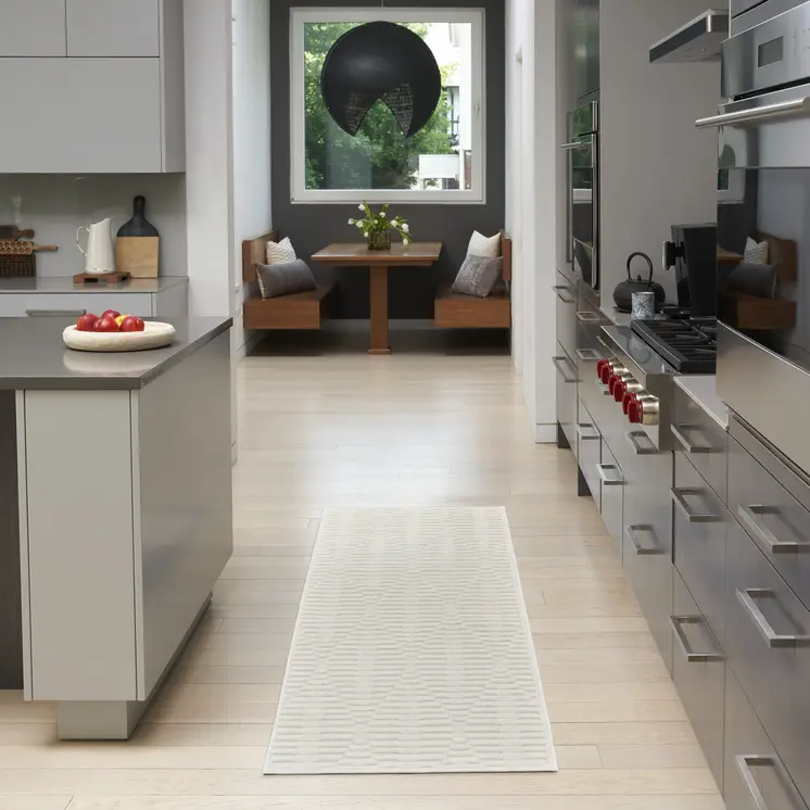 6' Ivory Geometric Runner Rug