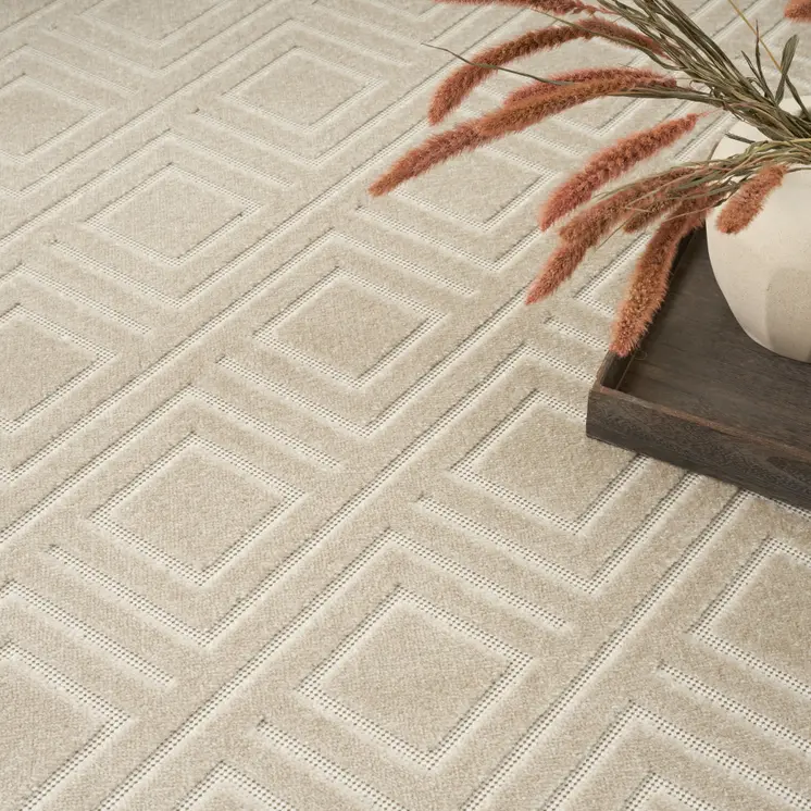 4' X 6' Beige Geometric Area Rug