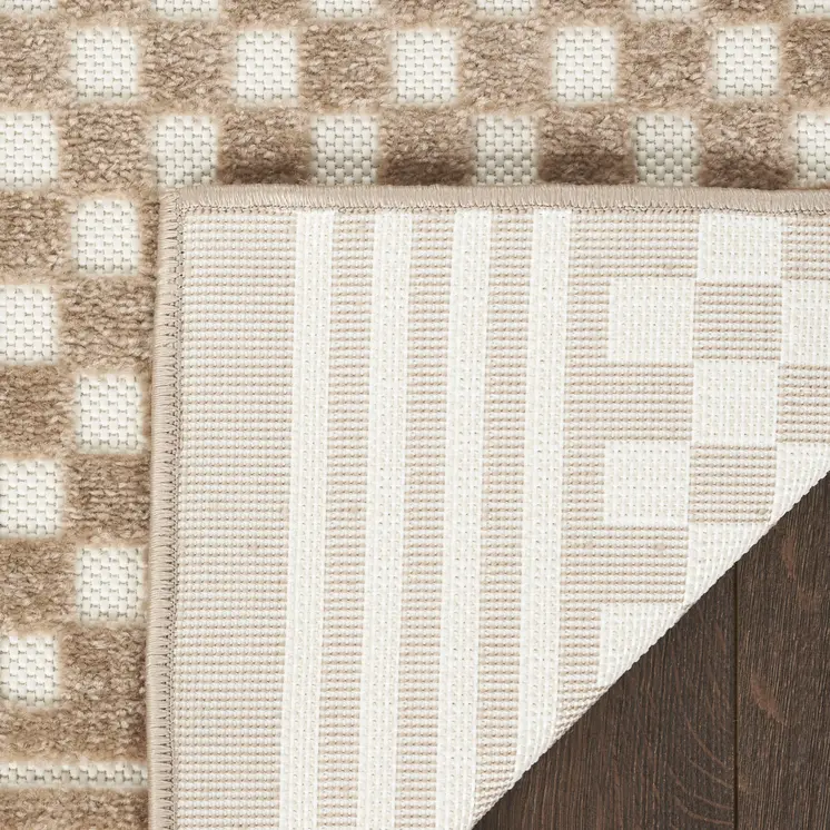 4' X 6' Brown Geometric Area Rug