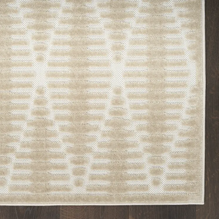 4' X 6' Beige Geometric Area Rug