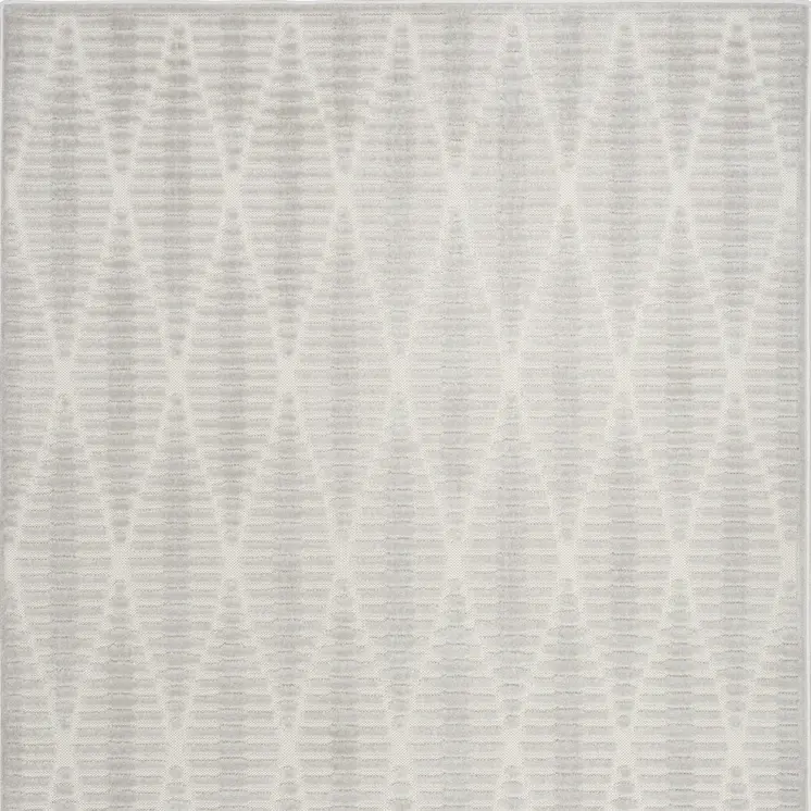 4' X 6' Gray Geometric Area Rug