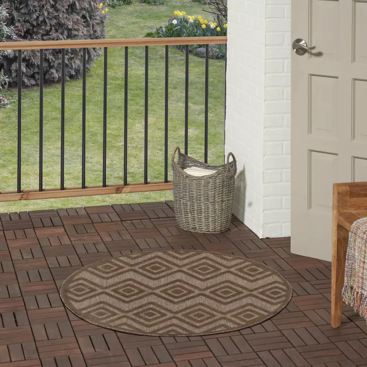 4' Dark Brown And Light Brown Round Geometric Indoor Outdoor Area Rug