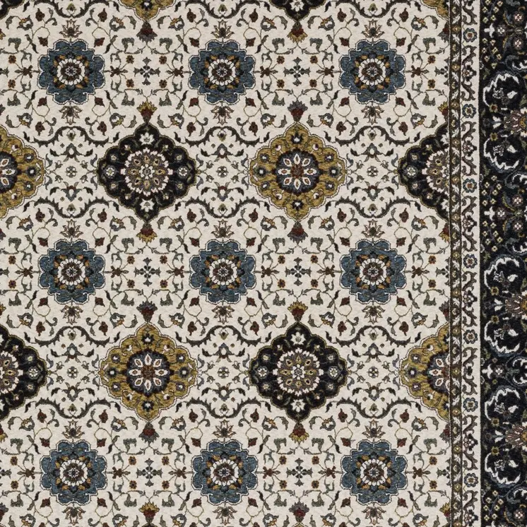 4' X 6' Ivory Medallion Area Rug With Fringe