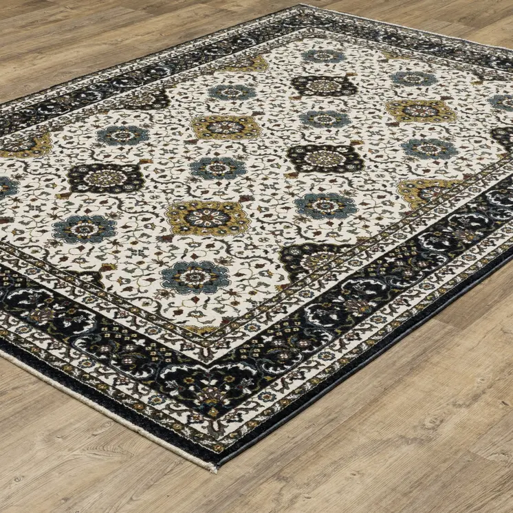 5' X 8' Ivory Medallion Area Rug With Fringe
