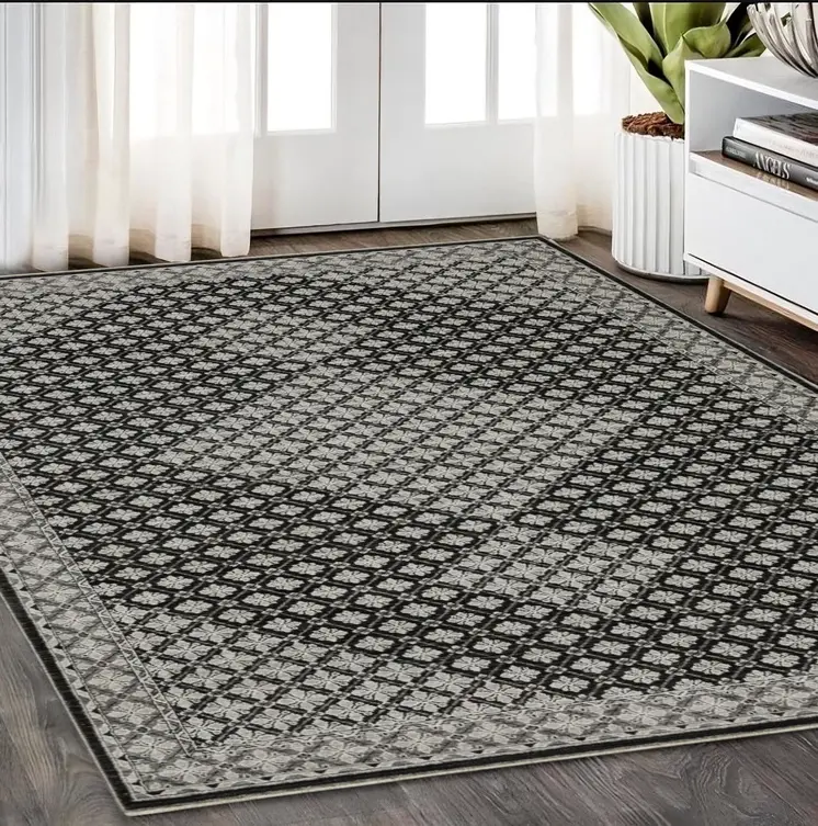 5' X 8' Black And Gray Diamond Area Rug With Fringe