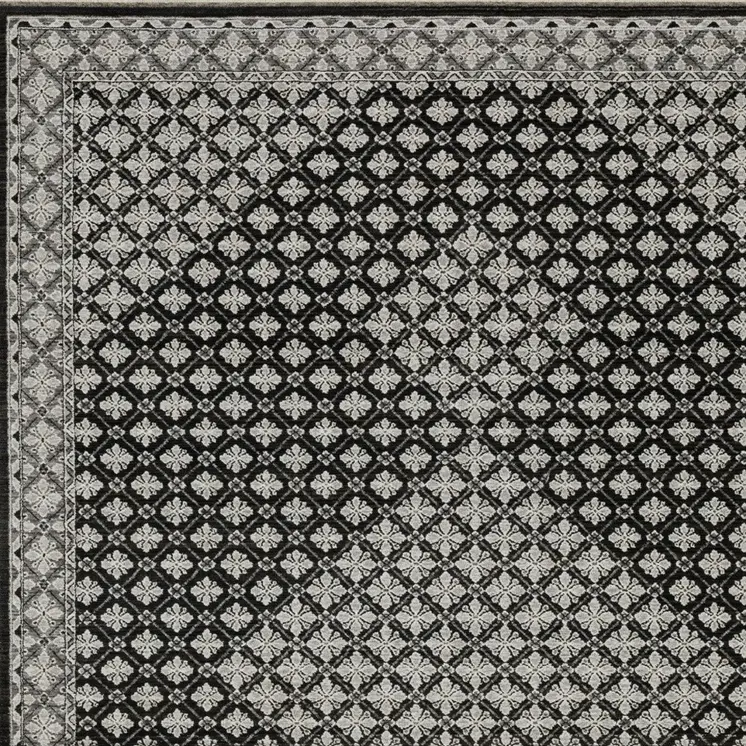 7' X 10' Black And Gray Diamond Area Rug With Fringe