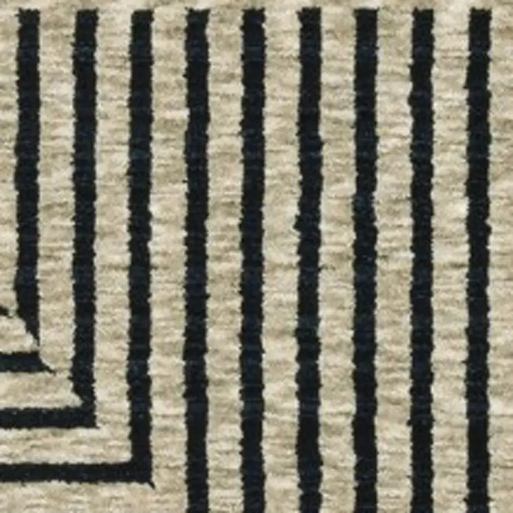 7' X 10' Beige Geometric Area Rug With Fringe