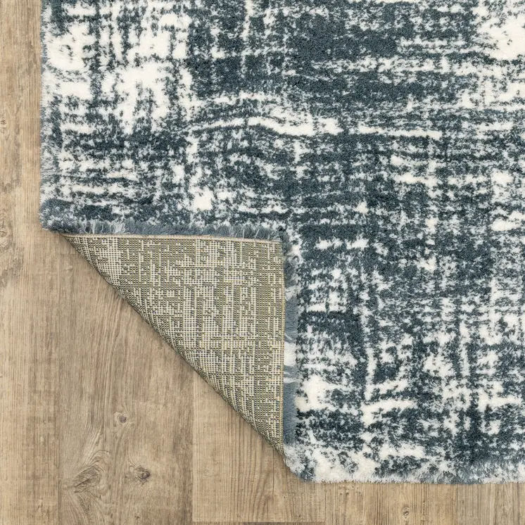 4' X 6' Gray And Ivory Geometric Area Rug