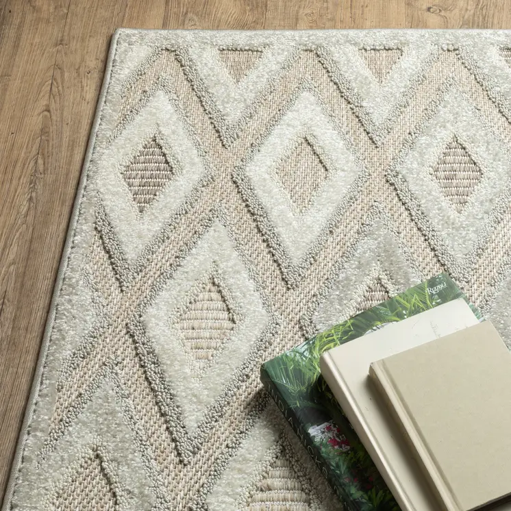 8' Beige And Gray Diamond Runner Rug
