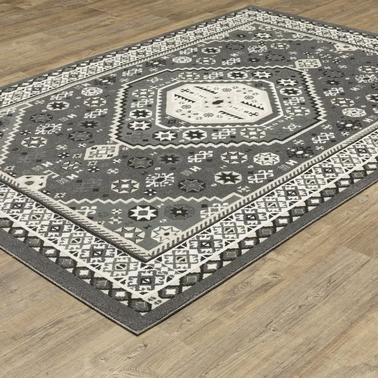 5' X 8' Gray And Ivory Medallion Area Rug