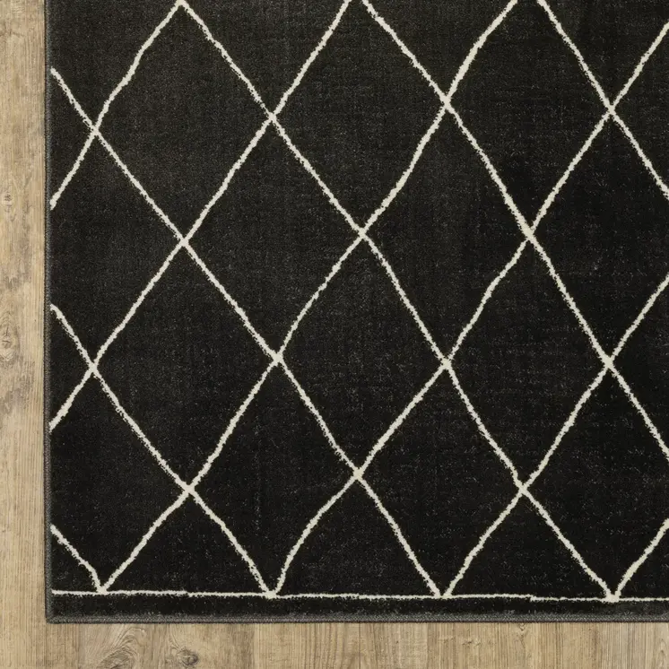 8' Charcoal And Ivory Trellis Runner Rug