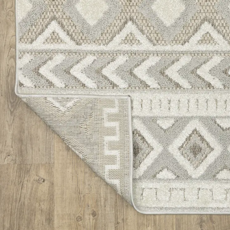 5' X 8' Gray And Beige Tribal Area Rug