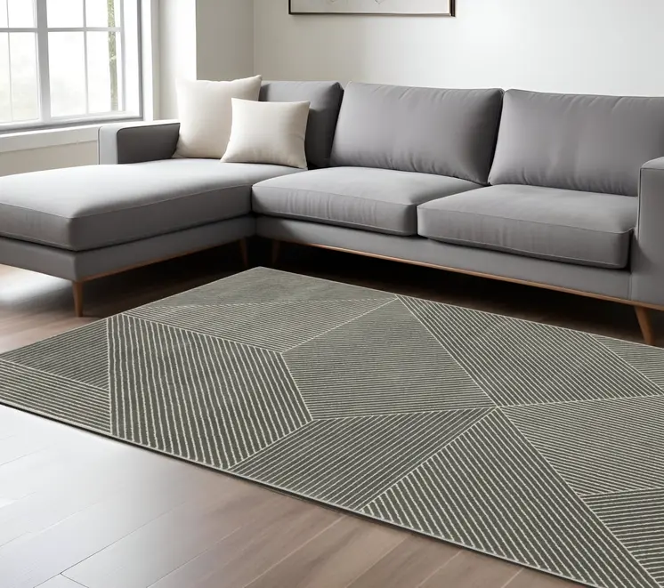 7' X 10' Gray And Ivory Geometric Area Rug