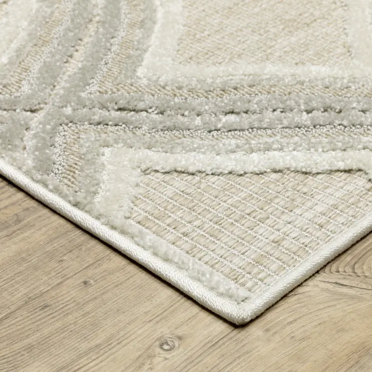 7' X 10' Gray And Beige Diamond Area Rug