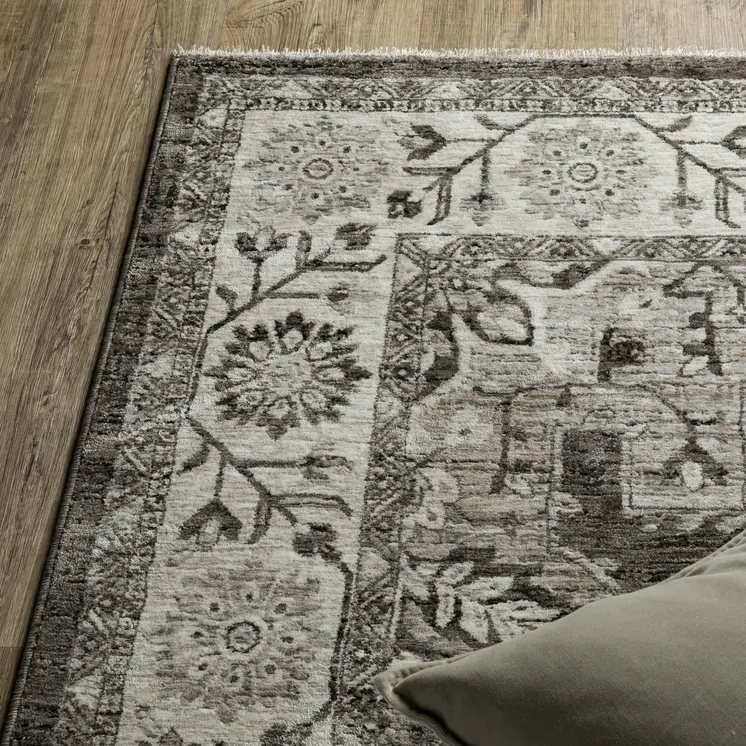 5' X 8' Gray And Beige Medallion Area Rug With Fringe