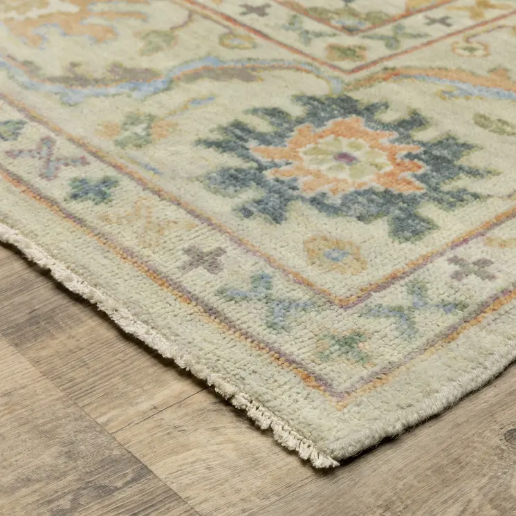 6' X 9' Beige And Green Wool Oriental Hand Knotted Area Rug With Fringe