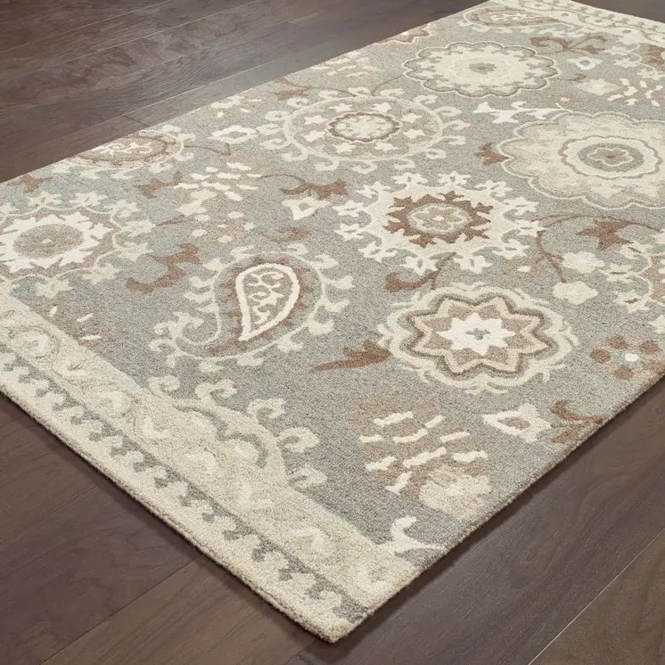 5' X 8' Gray And Sand Wool Floral Hand Tufted Area Rug