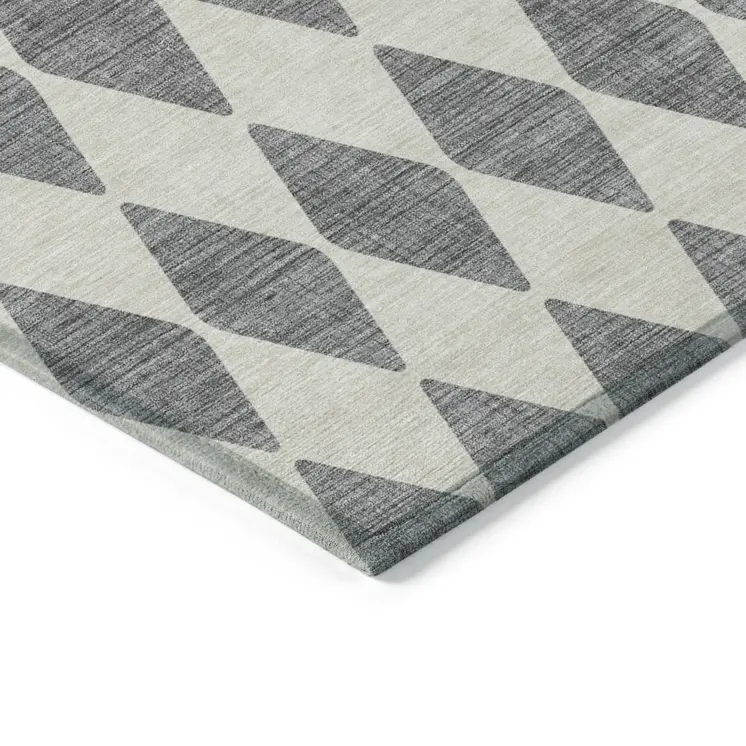 8' X 10' Gray And Ivory Geometric Washable Indoor Outdoor Area Rug