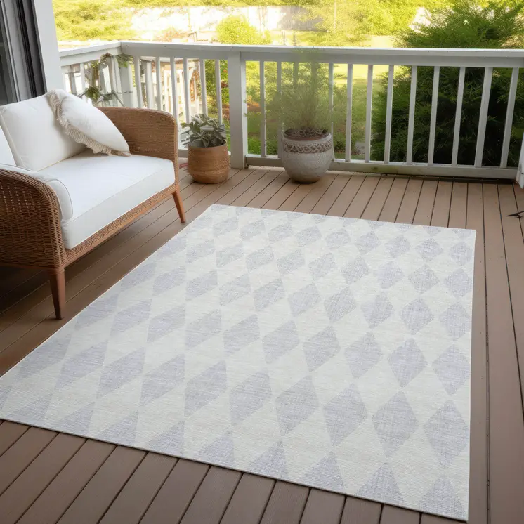 8' X 10' Silver And Ivory Geometric Washable Indoor Outdoor Area Rug