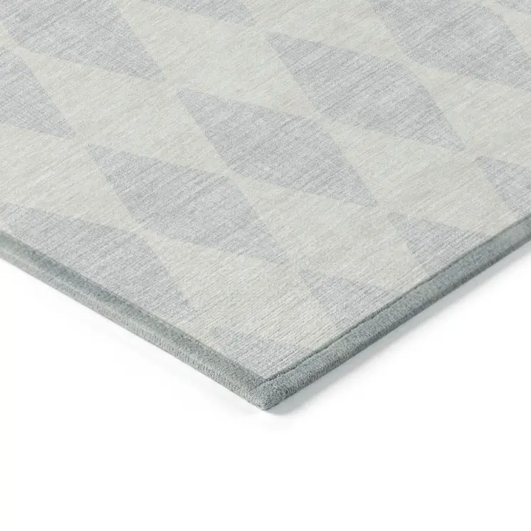 8' X 10' Silver And Ivory Geometric Washable Indoor Outdoor Area Rug