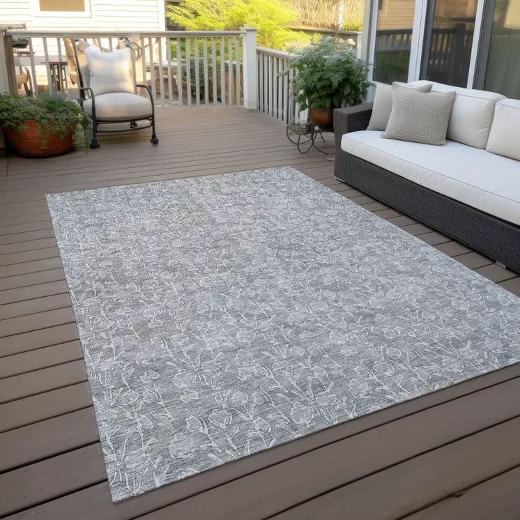 8' X 10' Silver And Ivory Floral Washable Indoor Outdoor Area Rug