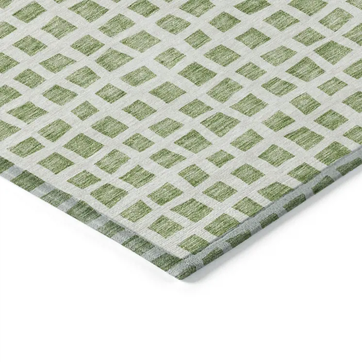 8' Artichoke Green And Ivory Round Geometric Washable Indoor Outdoor Area Rug