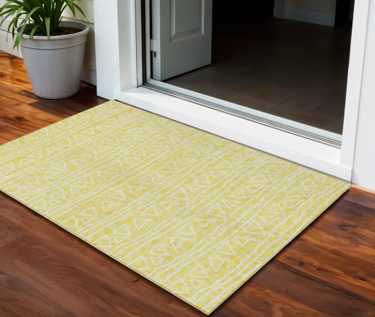 3' X 5' Yellow And Ivory Geometric Washable Indoor Outdoor Area Rug