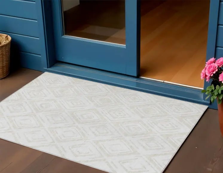3' X 5' Pearl And Ivory Geometric Washable Indoor Outdoor Area Rug