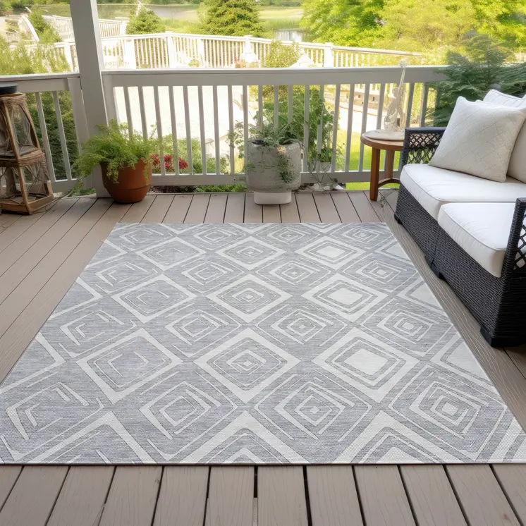 3' X 5' Silver And Ivory Geometric Washable Indoor Outdoor Area Rug