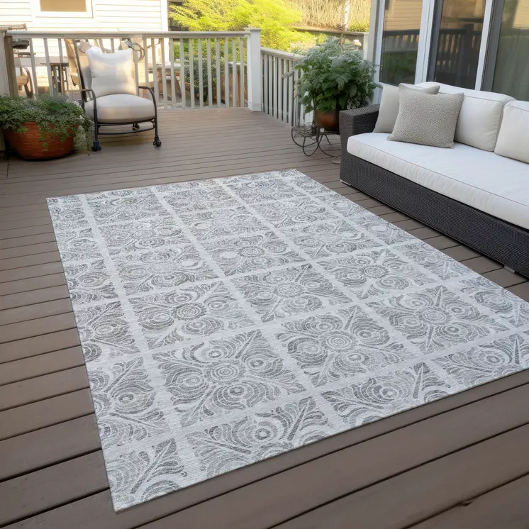 8' X 10' Silver And Gray Medallion Washable Indoor Outdoor Area Rug