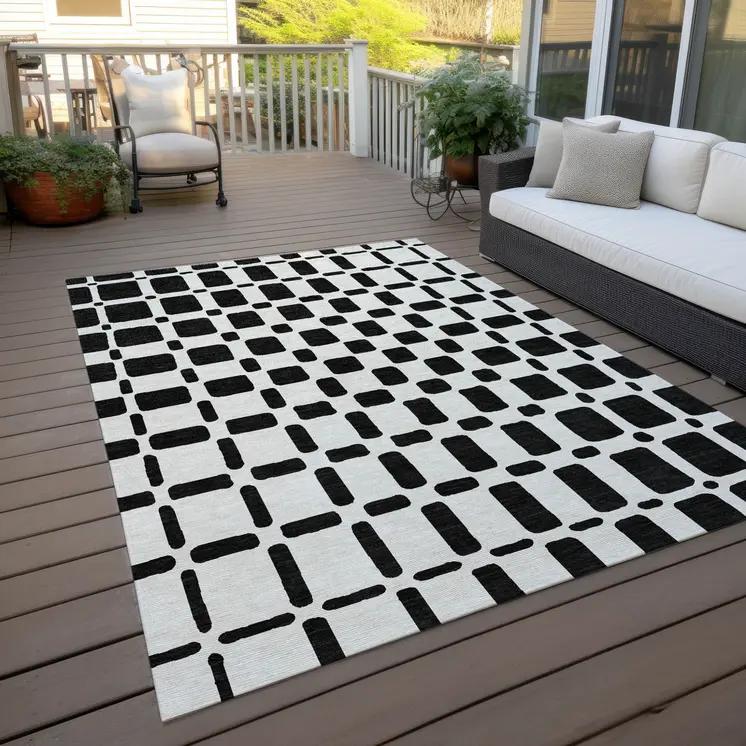 5' X 8' Black And Ivory Geometric Washable Indoor Outdoor Area Rug