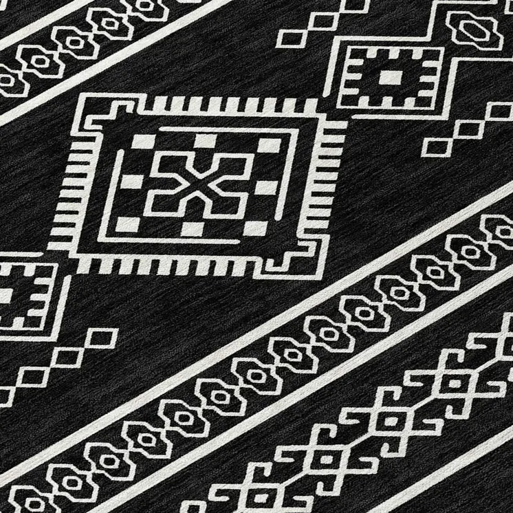 8' Black And Ivory Round Southwestern Washable Indoor Outdoor Area Rug