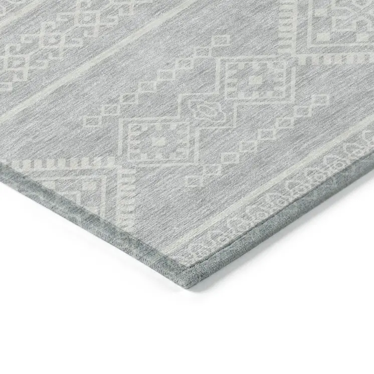 8' X 10' Silver And Ivory Southwestern Washable Indoor Outdoor Area Rug
